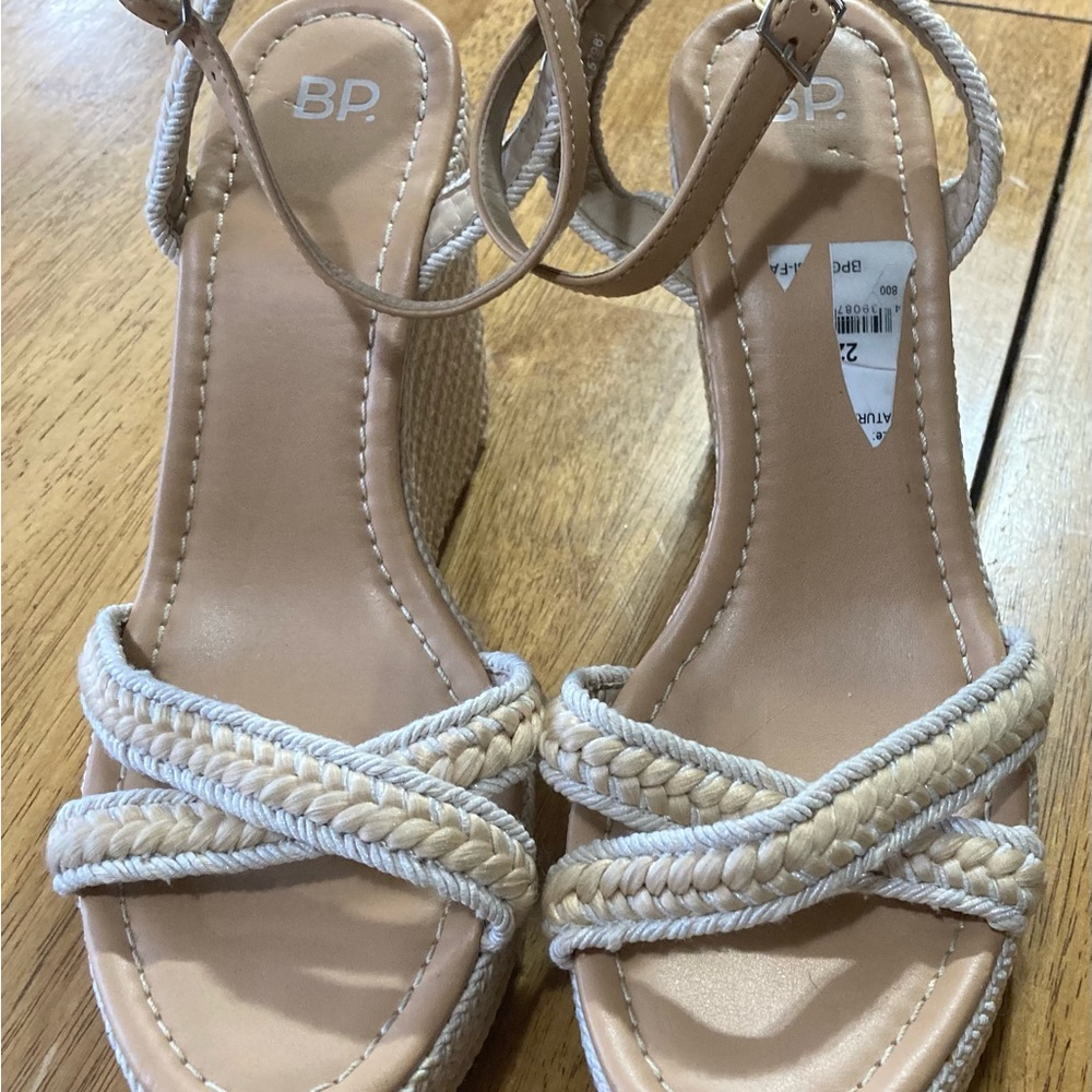 BeautifulBp shoes  platform heels size 10 ,4.5 “tall